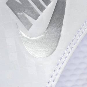 NIKE CHANCLAS BENASSI BLANCO PLATEADO MUJER